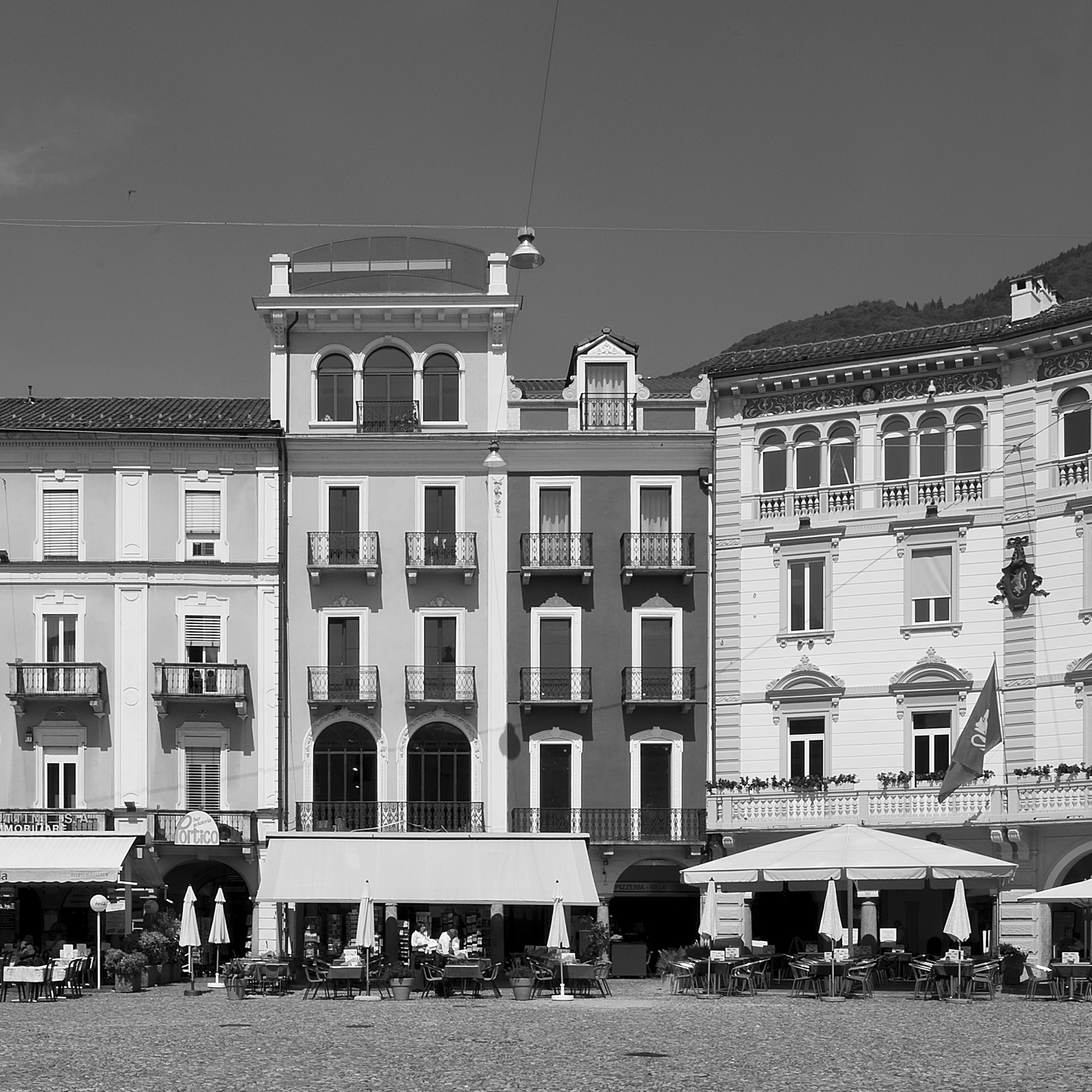 casa in piazza grande locarno